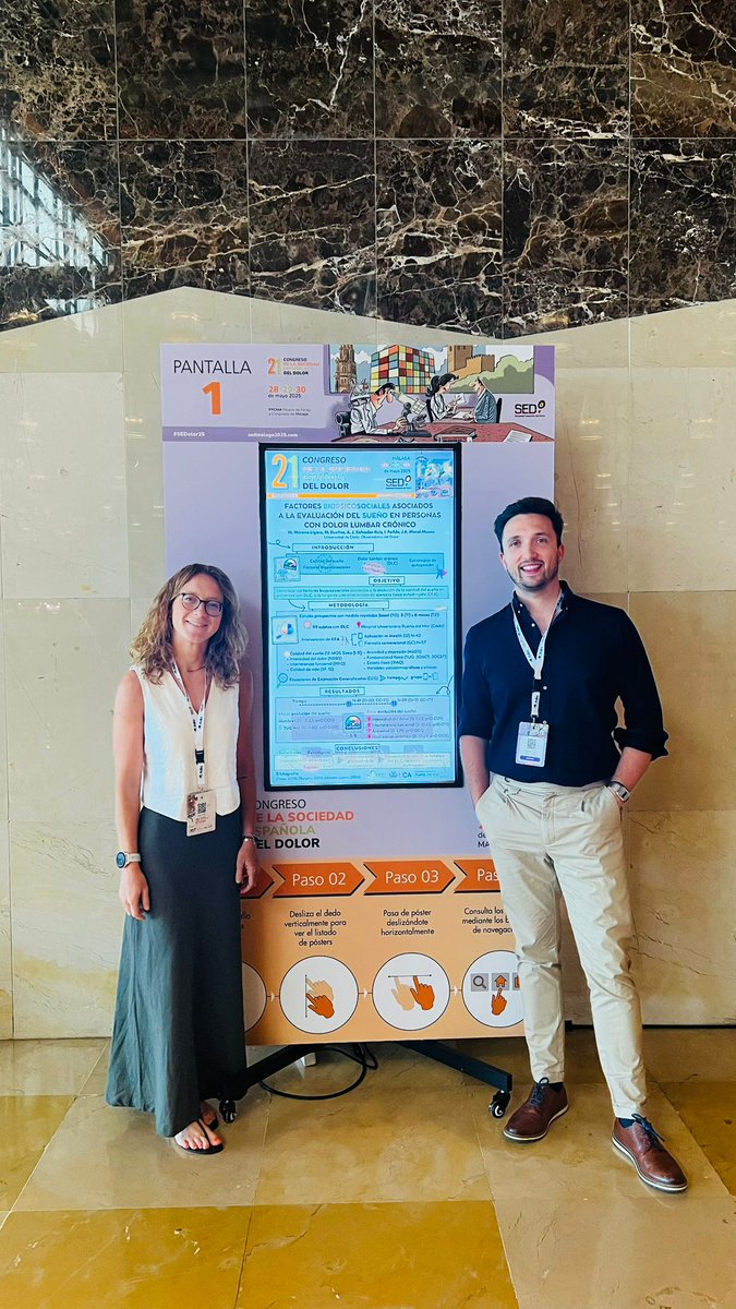 La Dra. <a href="/MartaMorLig/">Marta Moreno Ligero</a> y el Dr. <a href="/moralmunoz/">Jose A. Moral-Munoz</a> , en la exposición de pósteres del XXI Congreso de la SED, con "Factores biopsicosociales asociados a la evaluación del sueño en personas con dolor lumbar crónico" 🧠🛌😴 #SEDolor25