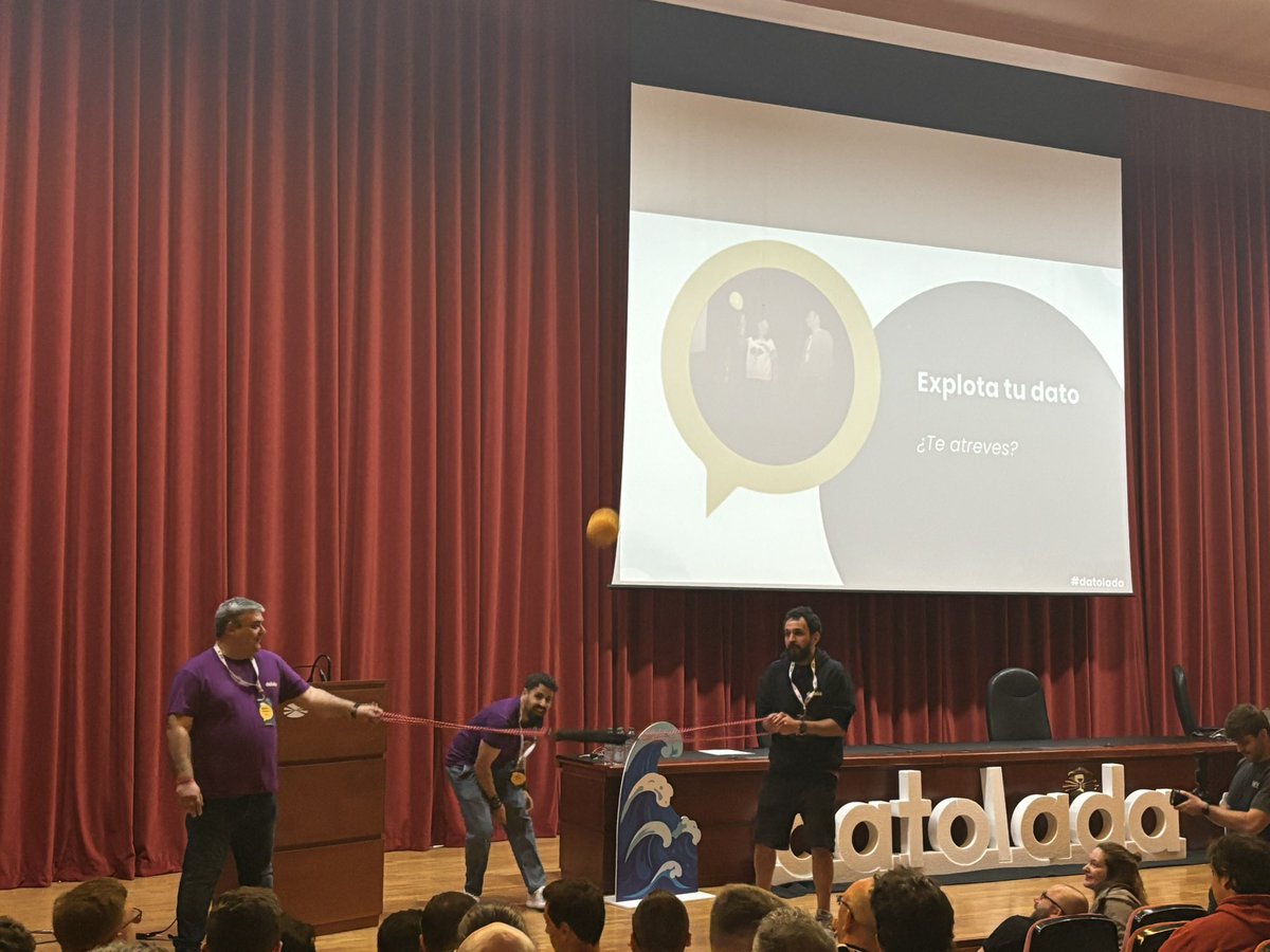 Solo en la #Datolada se ven estas cosas, me encanta!! 😂