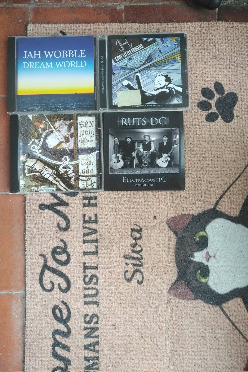 Today's DIY tunes - with thanks to: <a href="/realjahwobble/">Jah Wobble</a> <a href="/RigidDigits/">Stiff Little Fingers</a> #SLF <a href="/Dada_Degas/">Andi Sex Gang</a> #SGC <a href="/SegsRuts/">Segs RuTs_RuTsDC</a> 😉🙏👍🎵🎶🎸🔊🎛️🙏💙