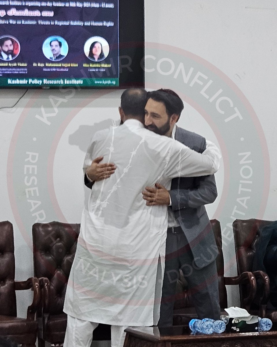 On the 29th and 30th of May 2025, the Kashmiri resistance/Hurriyat leader in exile, Dr. Muzzammil Ayyub Thakur visited the city of Muzaffarabad in Pakistan-administered-Kashmir (AJK).

He attended two local AJK thinktanks, CISS AJK and KPRI, addressing and educating them on-

1/n