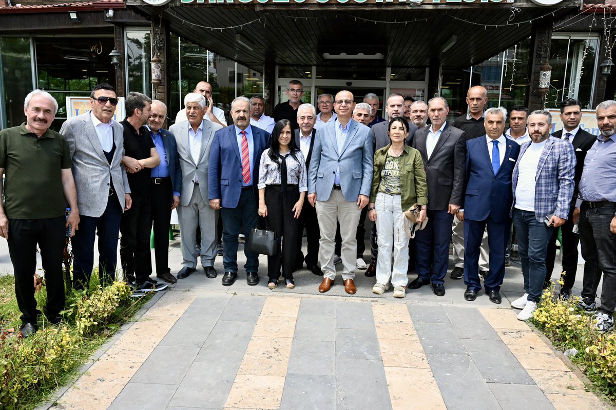 Malatya Yeşilyurt Spor Kulübü Başkanımız Sn. Adnan Çoban ile birlikte, kulübümüzün Olağan Genel Kurul Toplantısı öncesinde basın mensuplarımızla bir araya geldik.

Geride bıraktığımız sezonun genel değerlendirmesini yaparken, kulübümüzün geleceğine dair hedeflerimizi ve