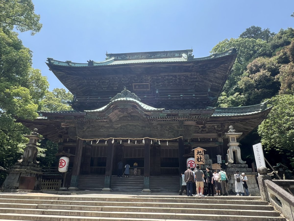 sinoyuu1995's tweet photo. 高松築港から元京急の琴電1200形に乗って金刀比羅宮へ、、
帰りも琴電に乗ったらヤドンだった🩷 https://t.co/Tb0fGIdacL