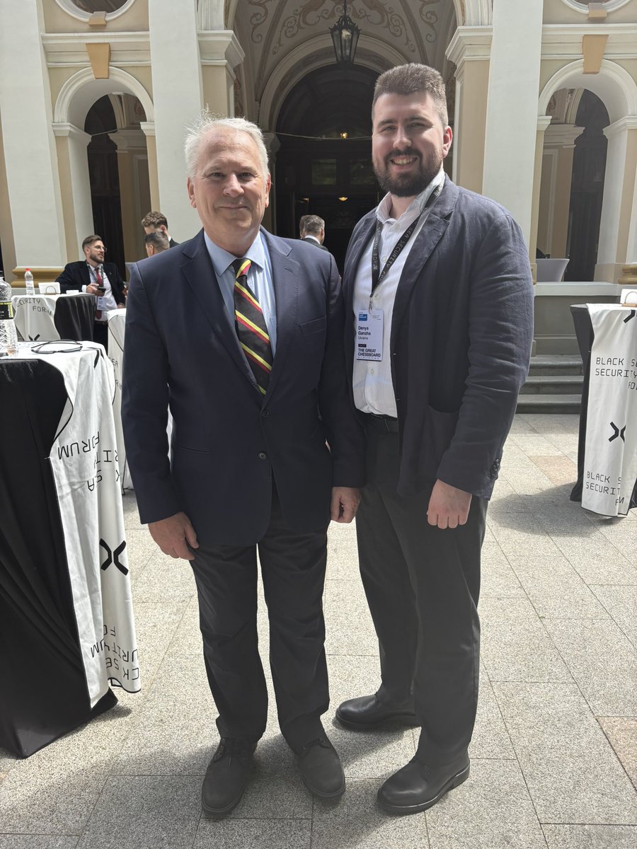 With an old friend <a href="/COLRICHARDKEMP/">Rɪᴄʜᴀʀᴅ Kᴇᴍᴘ ⋁</a>