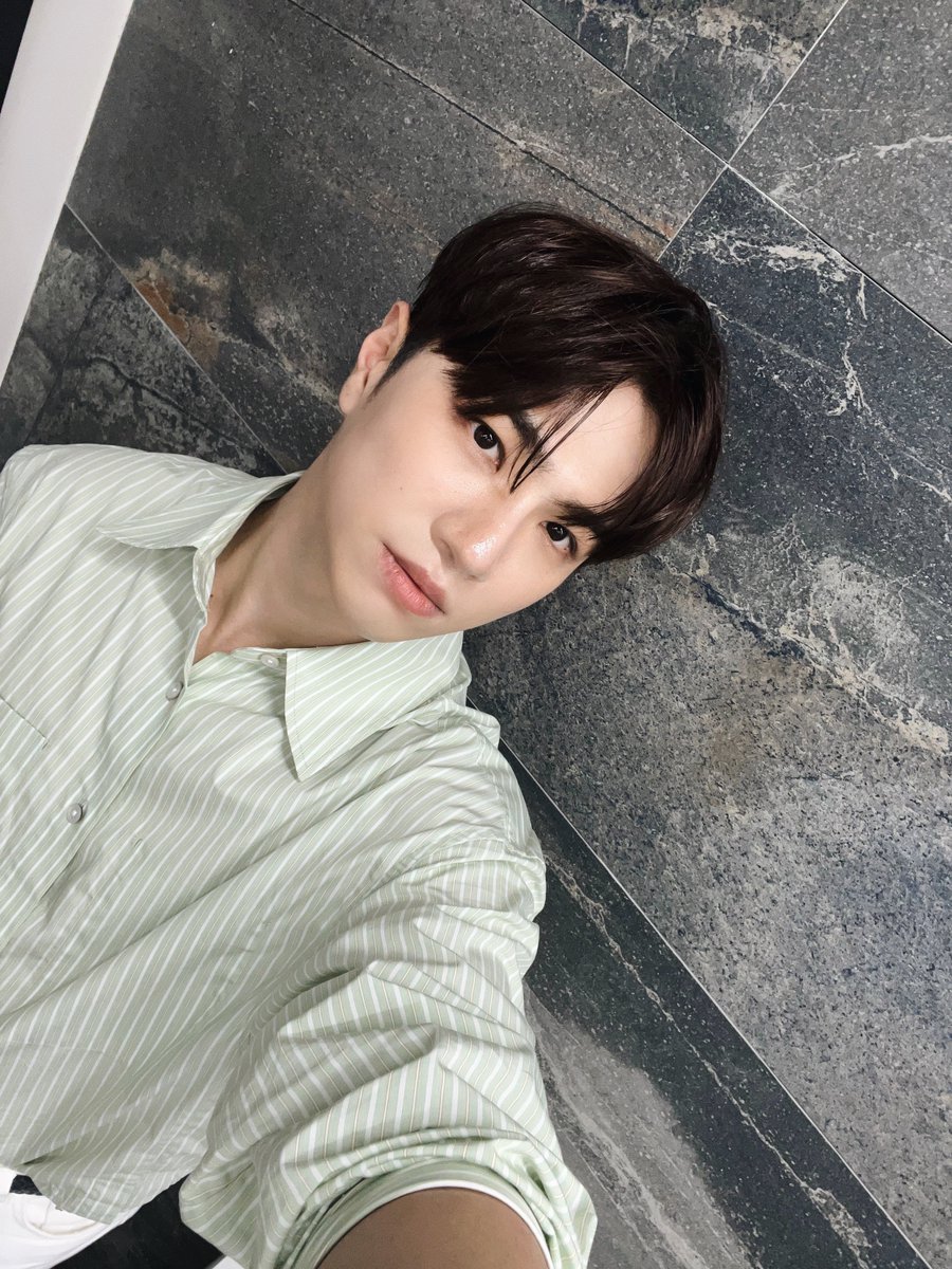 VannerOfficial's tweet photo. [#태환]

5월도 고생했어 💎VVS💎 🤍

#VANNER #배너 #TAEHWAN https://t.co/mZzQds8HEN