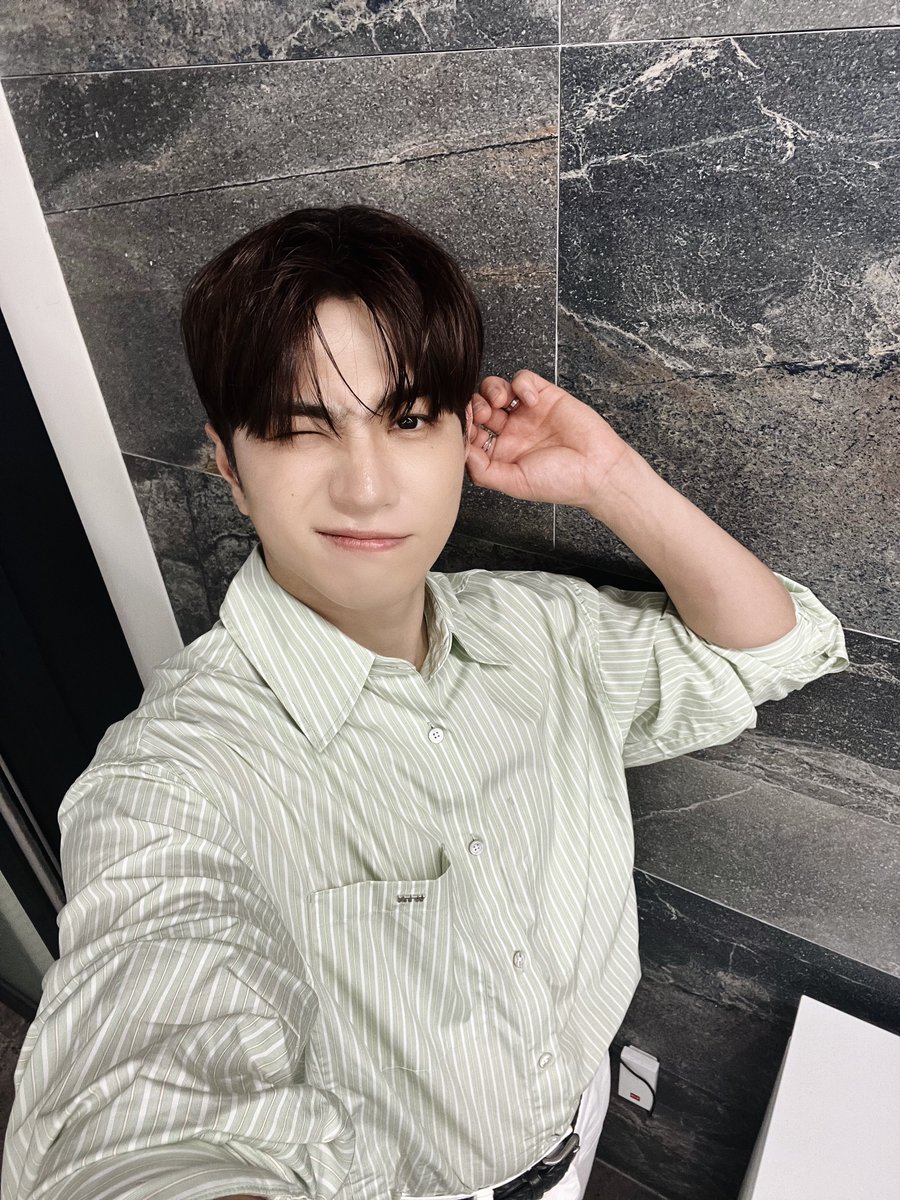 VannerOfficial's tweet photo. [#태환]

5월도 고생했어 💎VVS💎 🤍

#VANNER #배너 #TAEHWAN https://t.co/mZzQds8HEN