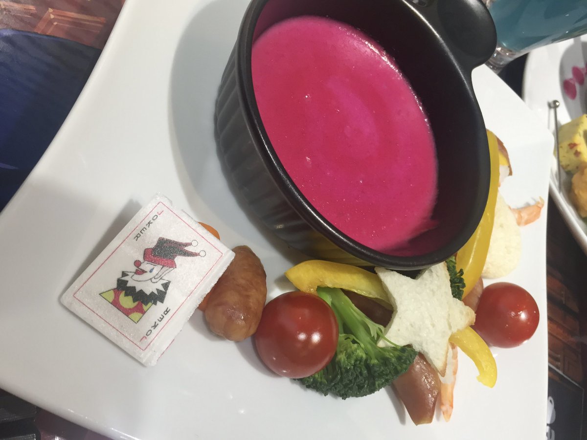 昔のハンタコラボカフェメニューが強すぎて年々メニューのコラボ感薄れてってるの残念😞  ミケプレート頼むか迷う