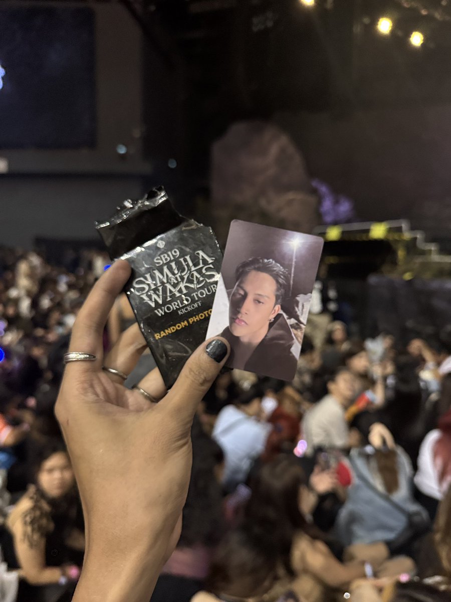 taylorsheeshofc's tweet photo. LORD NAKUHA KO SIYA LORDDD TALAGA NAMAN TALAGA NAMANNNN @felipsuperior @SB19Official 

#SimulaAtWakas #SB19
#SB19SimulaAtWakas #SB19SaW
#SaWWorldTour #SaWWorldTourKickoff #SaWWorldTourKickoffDay1 https://t.co/fI5qyKgR1D