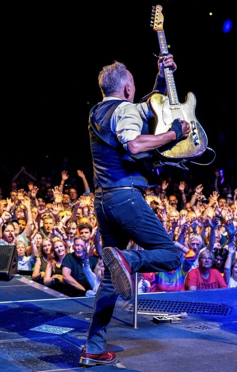 BRUCE SPRINGSTEEN AND THE E STREET BAND - TOUR 2025

📆 May 31st 2025
🌍 Marseille, France 🇫🇷
🏟 Orange Velodrome