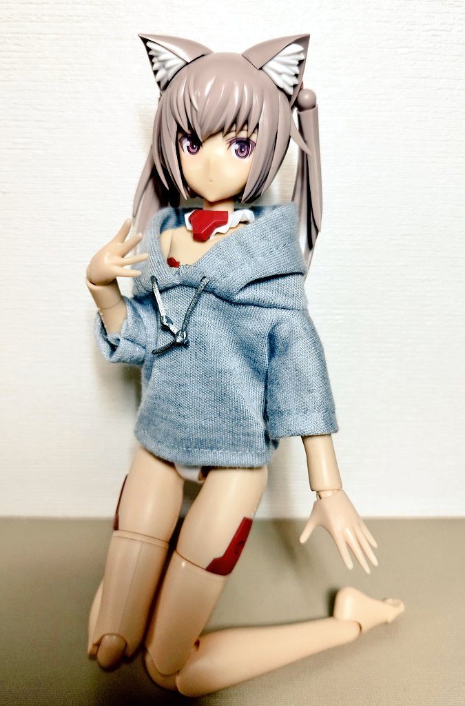 グランデスケールのイノセンティア素組みできた！ 100均の服も似合う