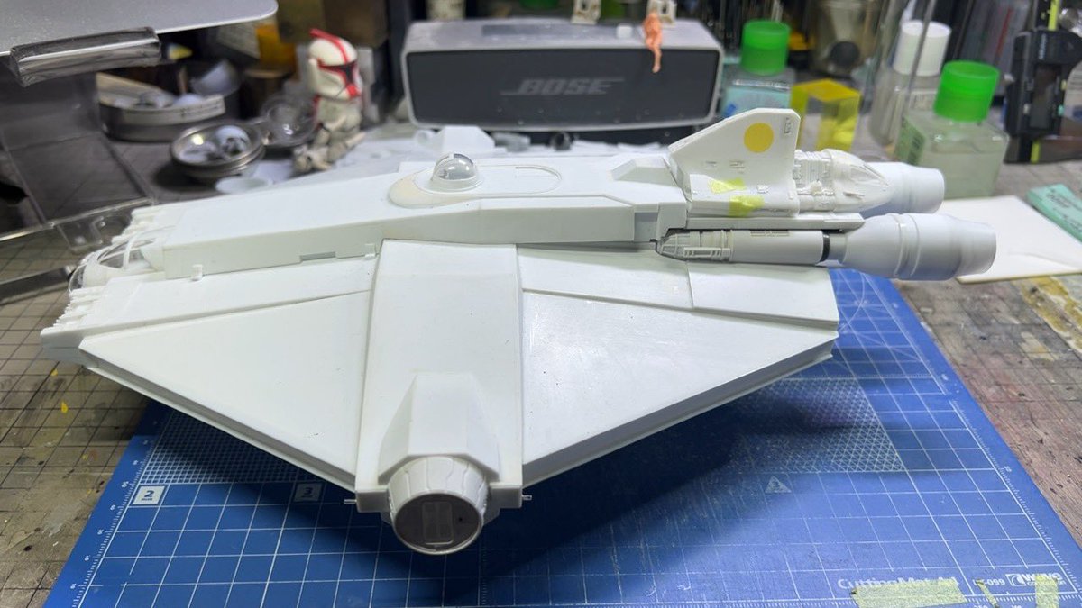 GillesV27t's tweet image. デカい方のエンジン　まだ上にパネル貼ったりゴチャメカ付けたりあるけど、明日からは小さい方の縦に付く2本をつくります。
#144theghost #ghostphantomII #scratchbuild