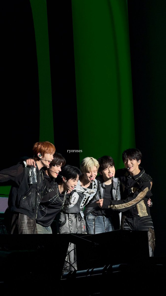 WISH FAMILYYYYYYY 🥹🥹🥹🥹🥹🥹
#NCTWISH_LOGinJAKARTA