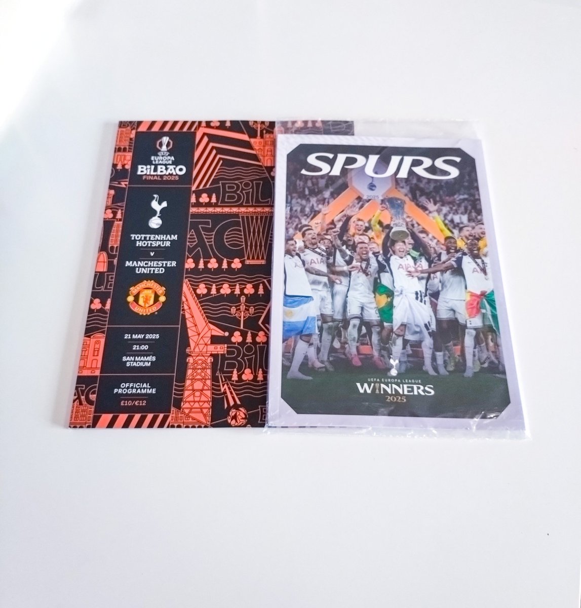 A couple of special additions to my 4,000 strong programme collection, today 😍⚽🏆

#COYS
#UELfinal 
#Champions