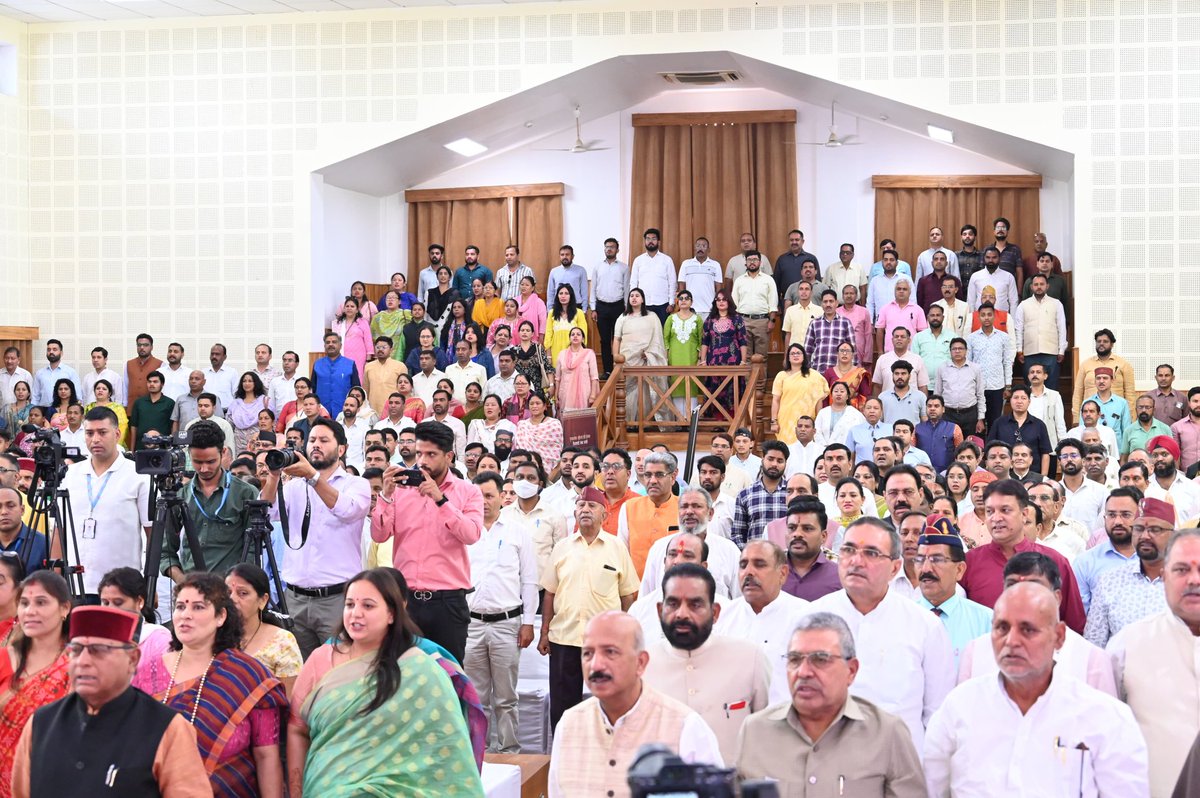 Vinod Tawde (@tawdevinod) on Twitter photo рдкреБрдгреНрдпрд╢реНрд▓реЛрдХ рдЕрд╣рд┐рд▓реНрдпрд╛рдмрд╛рдИ рд╣реЛрд▓рдХрд░ рдЬреА рдХреА 300рд╡реАрдВ рдЬрдпрдВрддреА рдирд┐рдорд┐рддреНрдд рджреЗрд╣рд░рд╛рджреВрди рдореЗрдВ рд╡рд┐рд╢реЗрд╖ рдХрд╛рд░реНрдпрдХреНрд░рдо рдЖрдпреЛрдЬрд┐рдд рд╣реБрдЖ, рдЬрд┐рд╕рдореЗрдВ рд░рд╛рдЬреНрдп рдХреЗ рдордВрддреНрд░реА, рд╕рд╛рдВрд╕рдж, рд╡рд┐рдзрд╛рдпрдХ рдПрд╡рдВ рд╕реНрдерд╛рдиреАрдп рдирд┐рдХрд╛рдп рдХреЗ рдЬрдирдкреНрд░рддрд┐рдирд┐рдзрд┐ рд╢рд╛рдорд┐рд▓ рд╣реБрдПред
рдЕрд╣рд┐рд▓реНрдпрд╛рдмрд╛рдИ рдЬреА рдПрдХ рдХреБрд╢рд▓ рдкреНрд░рд╢рд╛рд╕рдХ рдереАрдВ, рдЙрдирдХреЗ рдЬреИрд╕реЗ рд╕рдорд╛рд╡реЗрд╢реА рд╕реЗрд╡рд╛рдХрд╛рд▓ рдХреЗ рдЧреБрдгреЛрдВ рдХреЛ рд╣рдо рдХреИрд╕реЗ рдЖрддреНрдорд╕рд╛рдд рдХрд░реЗрдВ рдПрд╡рдВ рдкреБрдгреНрдпрд╢реНрд▓реЛрдХ рдЕрд╣рд┐рд▓реНрдпрд╛рдмрд╛рдИ рд╣реЛрд▓рдХрд░ рдЬреА рдХреА 300рд╡реАрдВ рдЬрдпрдВрддреА рдирд┐рдорд┐рддреНрдд рджреЗрд╣рд░рд╛рджреВрди рдореЗрдВ рд╡рд┐рд╢реЗрд╖ рдХрд╛рд░реНрдпрдХреНрд░рдо рдЖрдпреЛрдЬрд┐рдд рд╣реБрдЖ, рдЬрд┐рд╕рдореЗрдВ рд░рд╛рдЬреНрдп рдХреЗ рдордВрддреНрд░реА, рд╕рд╛рдВрд╕рдж, рд╡рд┐рдзрд╛рдпрдХ рдПрд╡рдВ рд╕реНрдерд╛рдиреАрдп рдирд┐рдХрд╛рдп рдХреЗ рдЬрдирдкреНрд░рддрд┐рдирд┐рдзрд┐ рд╢рд╛рдорд┐рд▓ рд╣реБрдПред
рдЕрд╣рд┐рд▓реНрдпрд╛рдмрд╛рдИ рдЬреА рдПрдХ рдХреБрд╢рд▓ рдкреНрд░рд╢рд╛рд╕рдХ рдереАрдВ, рдЙрдирдХреЗ рдЬреИрд╕реЗ рд╕рдорд╛рд╡реЗрд╢реА рд╕реЗрд╡рд╛рдХрд╛рд▓ рдХреЗ рдЧреБрдгреЛрдВ рдХреЛ рд╣рдо рдХреИрд╕реЗ рдЖрддреНрдорд╕рд╛рдд рдХрд░реЗрдВ рдПрд╡рдВ