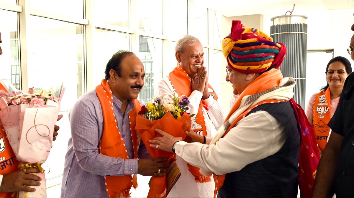 JitenGothwal's tweet photo. भारतीय जनता पार्टी के माननीय राष्ट्रीय अध्यक्ष आदरणीय श्री @JPNadda जी का वीर भूमि #राजस्थान पधारने पर स्वागत एवं अभिनंदन किया।💐💐

#जितेंद्र_गोठवाल #JitenderGithwal #MLAKhandar #खंडार #BJP 
@BJP4Rajasthan @BJP4India @RajCMO @narendramodi @BhajanlalBjp https://t.co/d8NnV2eqXT