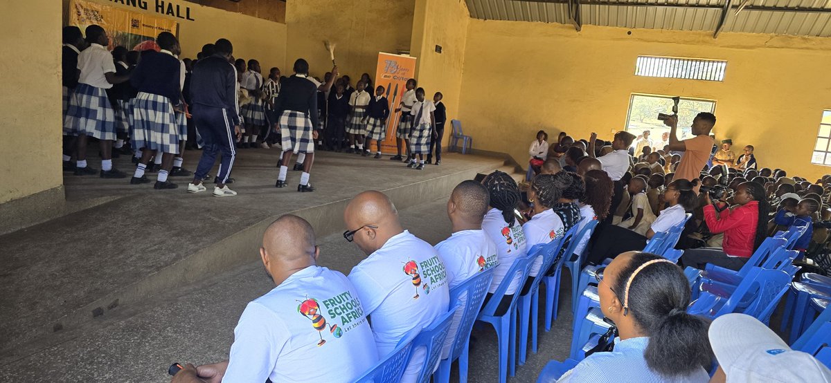 Yesterday, we launched the BIC #LittleGardensOfEden at Mathare North Primary School! 🌳✍️
75 fruit trees planted to mark 75 years of BIC, 3,000 pens donated, and hearts forever touched.
Together with @BICEastAfrica, we’re writing a Fruity Future! 🍊