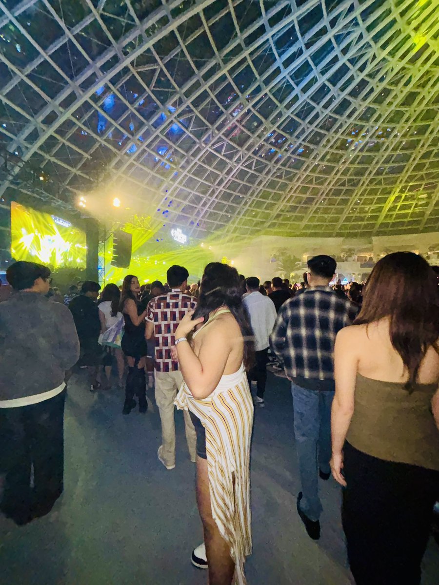 Vinsyyyy's tweet photo. Blastful night! 🎉 #AndFriends2025 https://t.co/E9crv85e6C