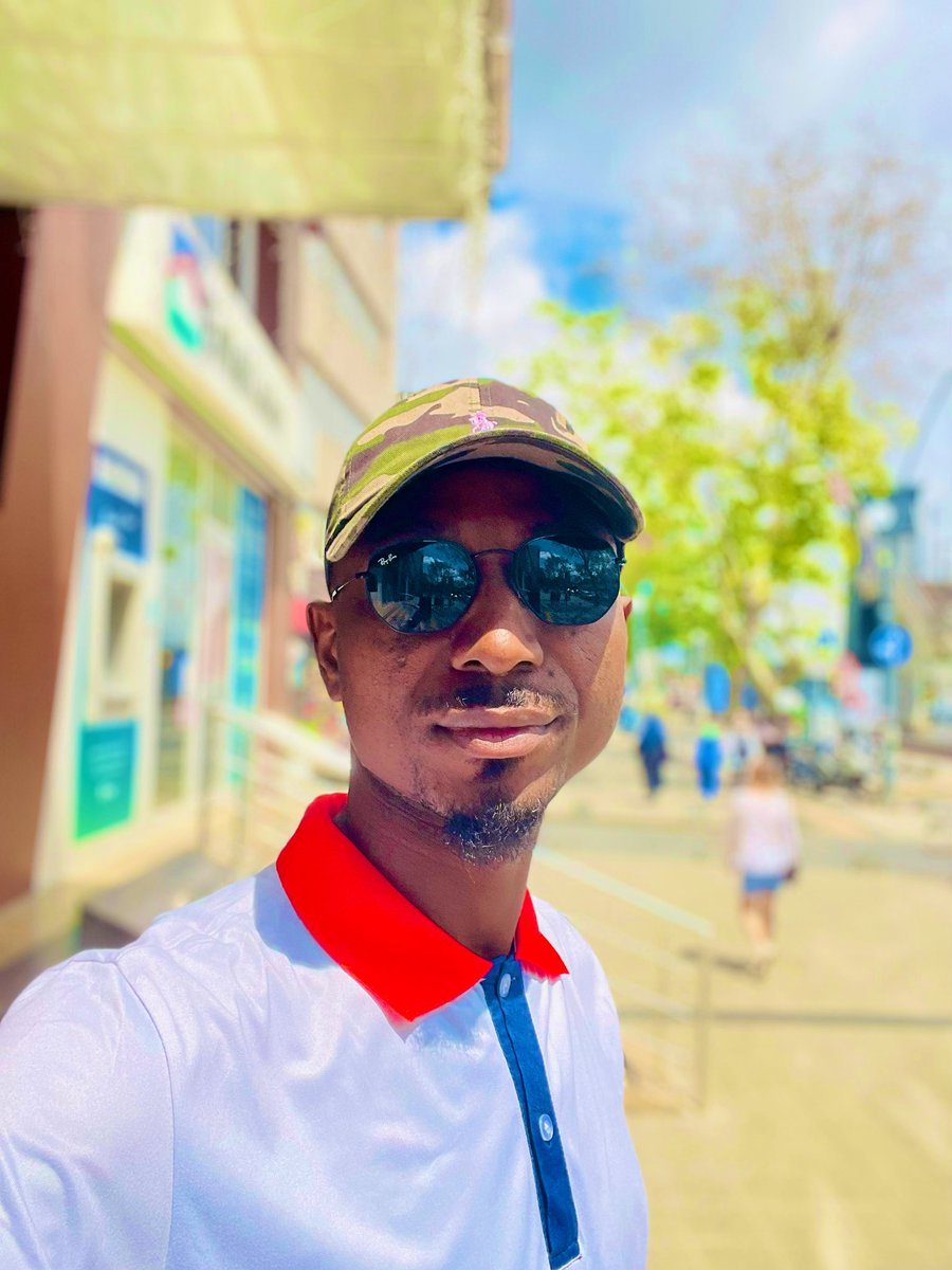 bashoverrated's tweet photo. New Broom go sweep klin but old broom sabi all di corner dem...

Blessed Weekend everyone and may Allah make life better for us all. 

#PrayEnGoTry 
#AllahOverEverything https://t.co/MvJOCR7mLD