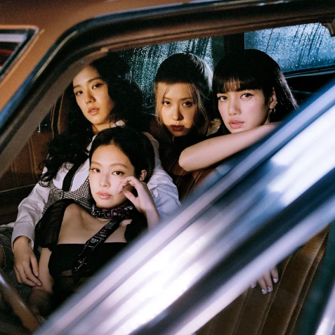 AboutMusicYT's tweet photo. Lisa's new documentary will include her reuniting with BLACKPINK members in South Korea. https://t.co/KWzMR6Fuk9