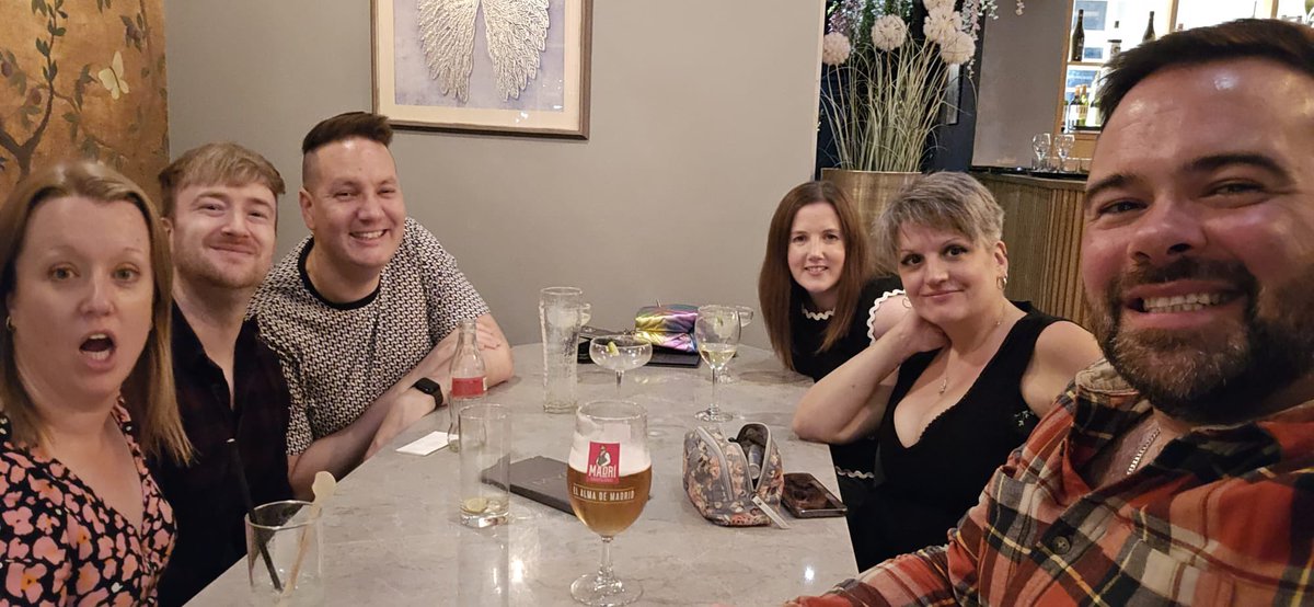 Larafk83's tweet photo. Fabulous friends - Lovely evening out with this lot last night!
#Friends #lovethemall #Fridaynight #Dinner #Drinks #Margs https://t.co/B3Zt30BIuY