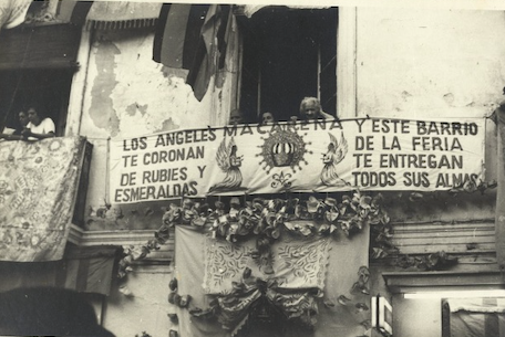 Hoy celebramos el 61º aniversario de la Coronación Canónica de la Virgen de la Esperanza en la Catedral de Sevilla. 

Aquel 31 de mayo fue un día gozoso para nuestra Hermandad, sus hermanos y los vecinos del barrio de la Macarena, que veían reconocidos por la Iglesia el amor y la