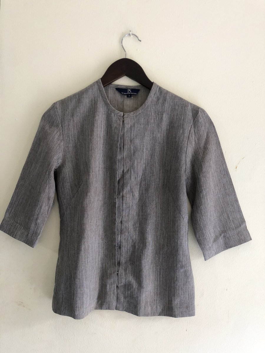 notdeka's tweet photo. Hay, aku lagi bongkar lemari aku nih banyak baju yg bener”aku ga pake lagi guys ada juga yg blum samsek aku pake. yg minat boleh dm aku ya atau https://t.co/bcNUj0OFW7 boleh langsung chat aku ya lewat link tersebut. oiya buat yg mau liat harga di instagram bypure.loved https://t.co/bttx8evMua