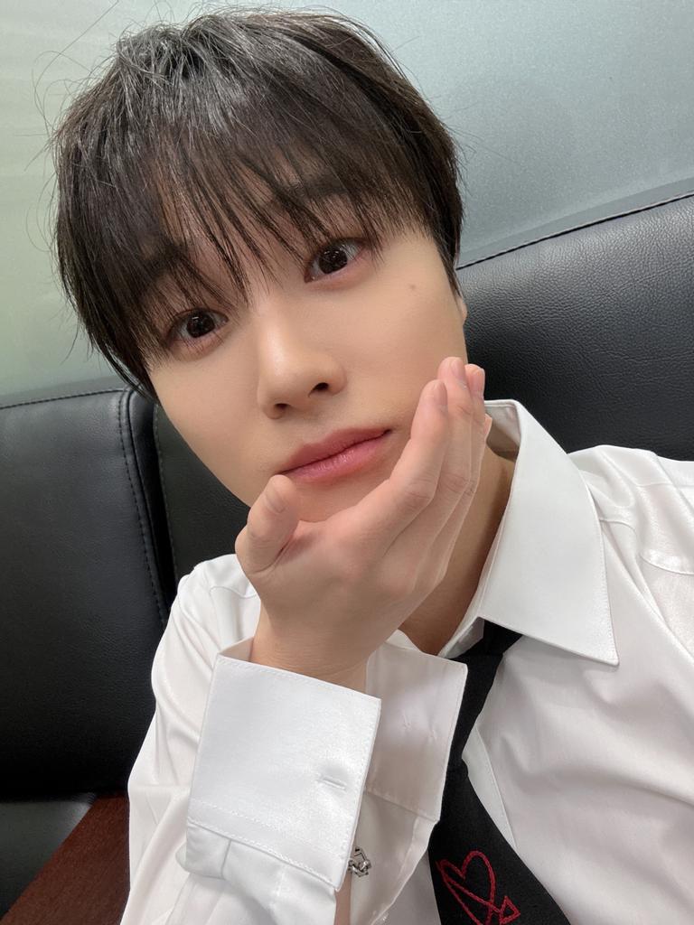 [📷]

아이코닉과 다시 만나서 행복했던 하루🥰
우리 앞으로 자주보자🫶

#김진환 #JAY 
#아이콘 #アイコン #iKON
