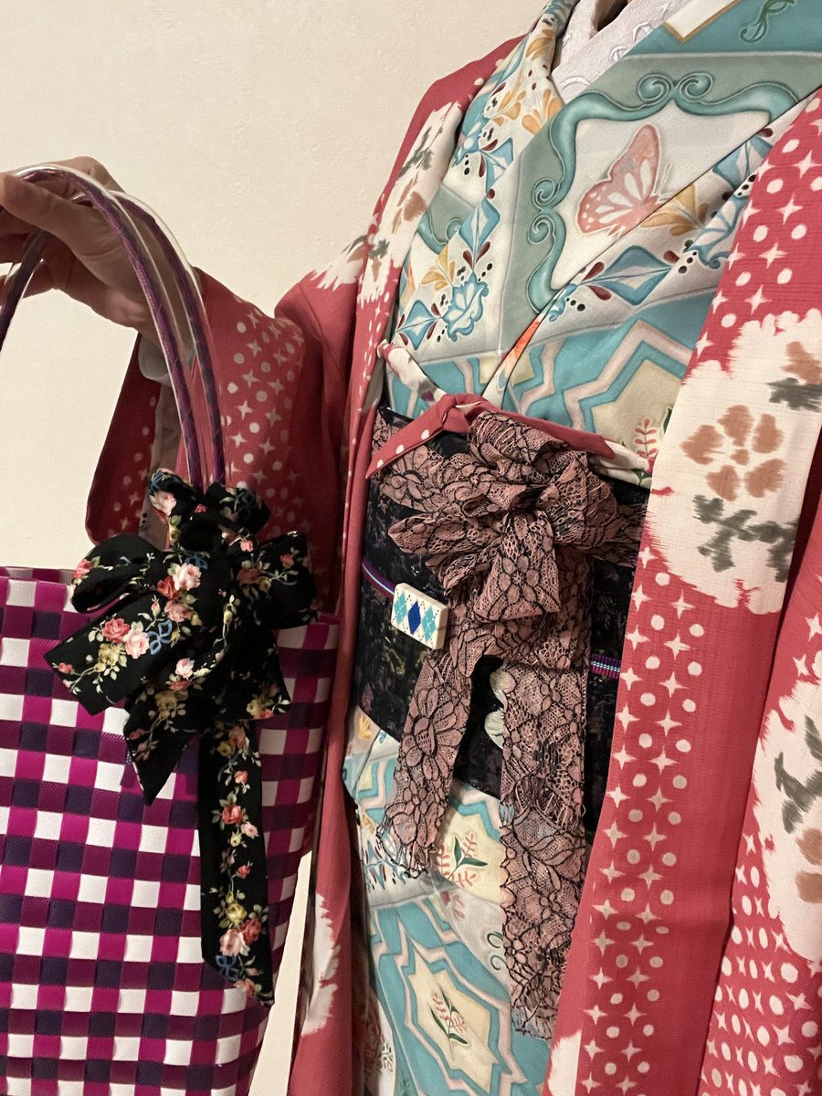 5k9umi's tweet photo. きものみーちゅーコーデ👘
帯揚げ代わりの #魅せ腰紐  と銘仙風なポリの薄羽織りはすぐつけるマン💖

ひなこさん、ステキに結んでいただきありがとうございました🥰 https://t.co/bn8HeGwOmi