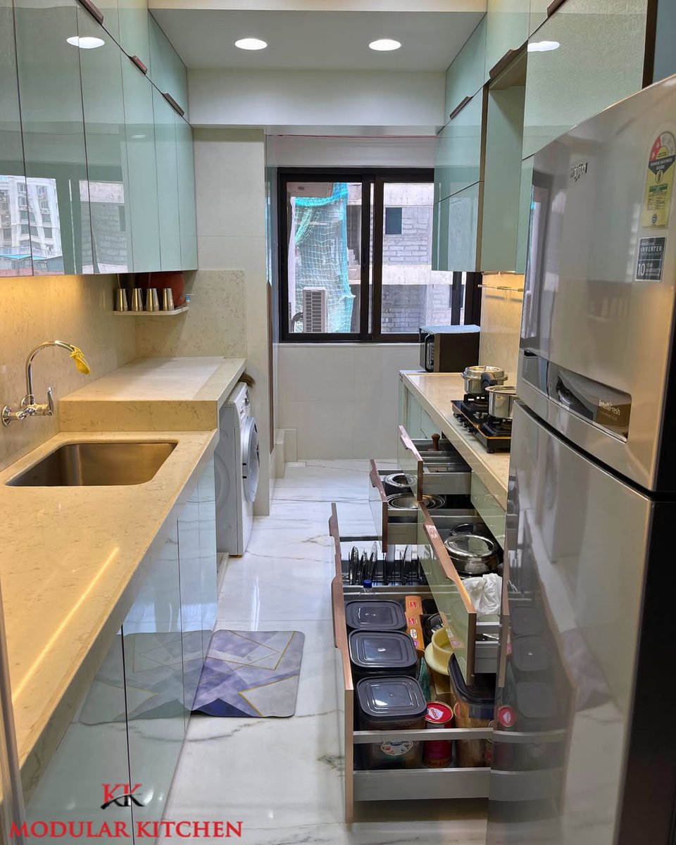 KKModularKitchn's tweet image. Featuring textured back-painted glass finish and premium Blum hardware, this kitchen is the perfect blend of luxury and functionality.

Quality that lasts, style that stands out!

#modularkitchen #kitchenrenovation #blumhardware #glassfinishkitchen #luxurykitchen