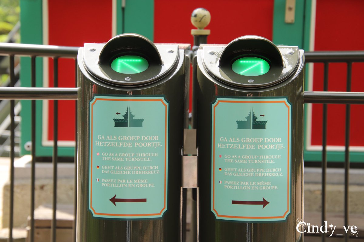 cindy_ve's tweet image. De nieuwe tourniquets bij de #Pagode #Efteling
