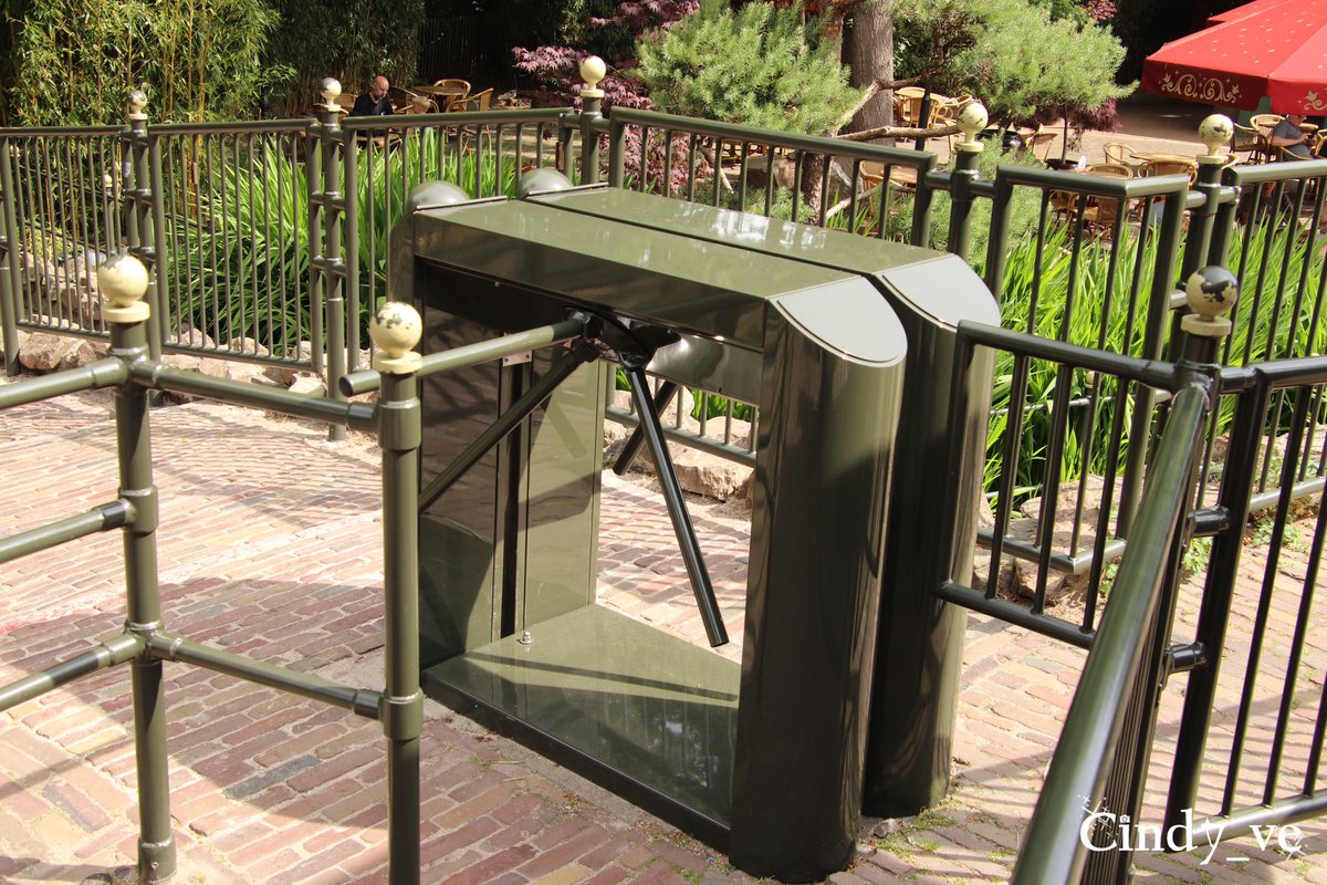 cindy_ve's tweet image. De nieuwe tourniquets bij de #Pagode #Efteling