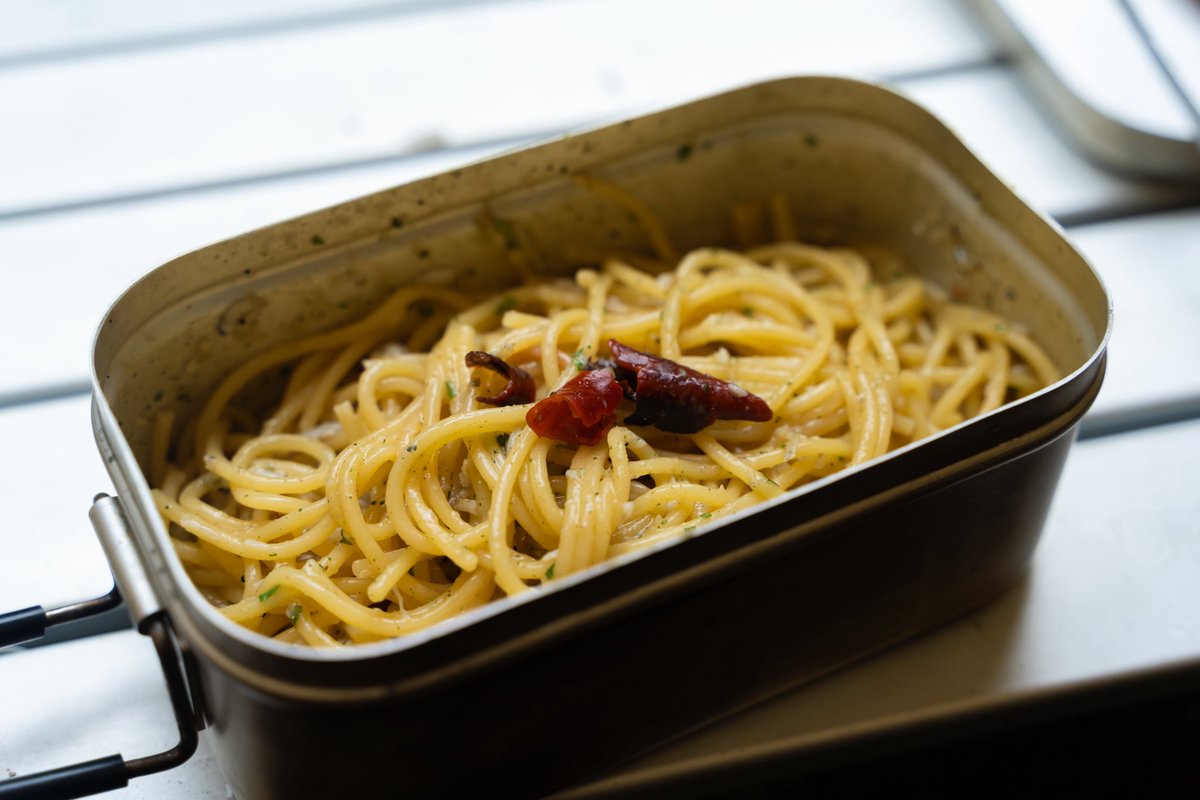 今日もお疲れ様です(*´ω`*)

四国の渓谷にある、
素敵なキャンプ場へ
お邪魔した時の動画UPしました！

頂き物の調味料でもりもり
キャンプ飯作っております笑

youtu.be/ju3lsAmiUiU