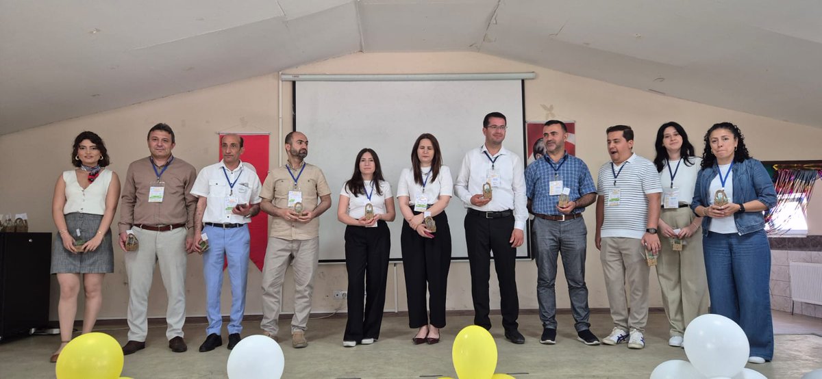 GursuMem's tweet photo. Türkiye Yüzyılı Maarif Modeli çalışmaları kapsamında düzenlemiş olduğumuz Çocuk Çalıştayımız tamamlandı.
Öğrencilerimizin görüş ve önerileri, bizlere değerli katkılar sunmuştur.
Katılım sağlayan tüm ogrencilerimize teşekkür ederiz.

@tcmeb @bursailmem16 @gursu_kaymakam https://t.co/OziALzZ2fw