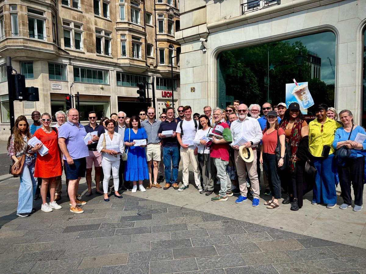 Leo Keay (@l_keay) on Twitter photo Great to be out campaigning with <a href="/VoteTimBarnes/">Timothy Barnes</a> and other <a href="/CLWCA/">CLWCA The Two Cities #TwoCities</a> councillors and activists in the West End today ! Great to be out campaigning with <a href="/VoteTimBarnes/">Timothy Barnes</a> and other <a href="/CLWCA/">CLWCA The Two Cities #TwoCities</a> councillors and activists in the West End today !