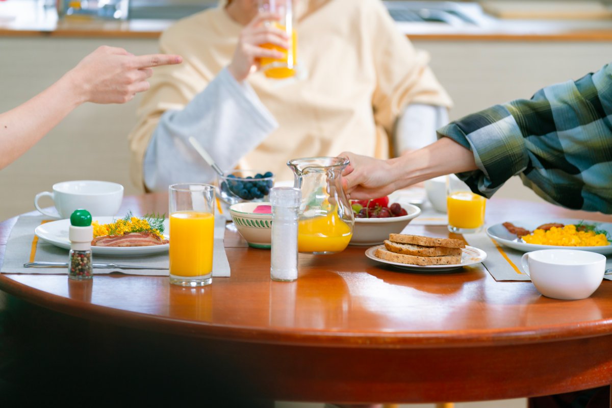 AORINGOHUZIN's tweet photo. ⁡
 ⿻  ☕️  ✿  .•°  🥞  ༘ ☀️

             breakfast
       Teaser Photo #2

 👋  ·˚ 🍴  ༘  ⿻  🍳  .•°
⁡
#MrsGREENAPPLE
#breakfast https://t.co/D487BkcMPb