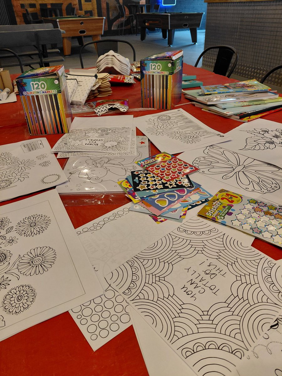 11am Saturday morning means Kids Art and Craft Club at Metropolis Epsom. This session offers a fun and safe space for children and their parents to enjoy drawing, coloring, and meeting new friends. The club is open to all ages and is held on a weekly basis.