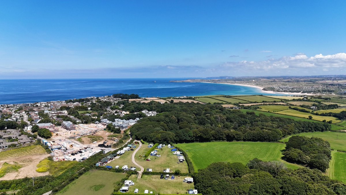 🌊 Mount Douglas Campsite is the perfect getaway! Just a stone’s throw from beautiful local beaches and scenic coastal walks, this family-friendly site offers top-notch facilities to make your stay super comfortable. 🎨🏖️

camping-directory.uk/2748 

#Cornwall #Camping #FamilyFun