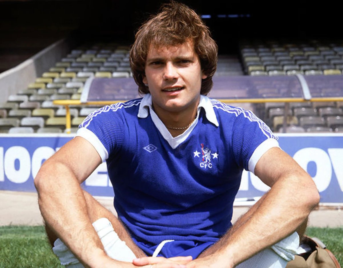 SW6Steve's tweet image. RAY WILKINS
People forget he was Chelsea Club Captain at 18yrs old and was respected by all his team mates no matter their age, He was a true Chelsea Legend and 2nd pic enjoying a joke with Don Carlo
always will be remembered 🙏