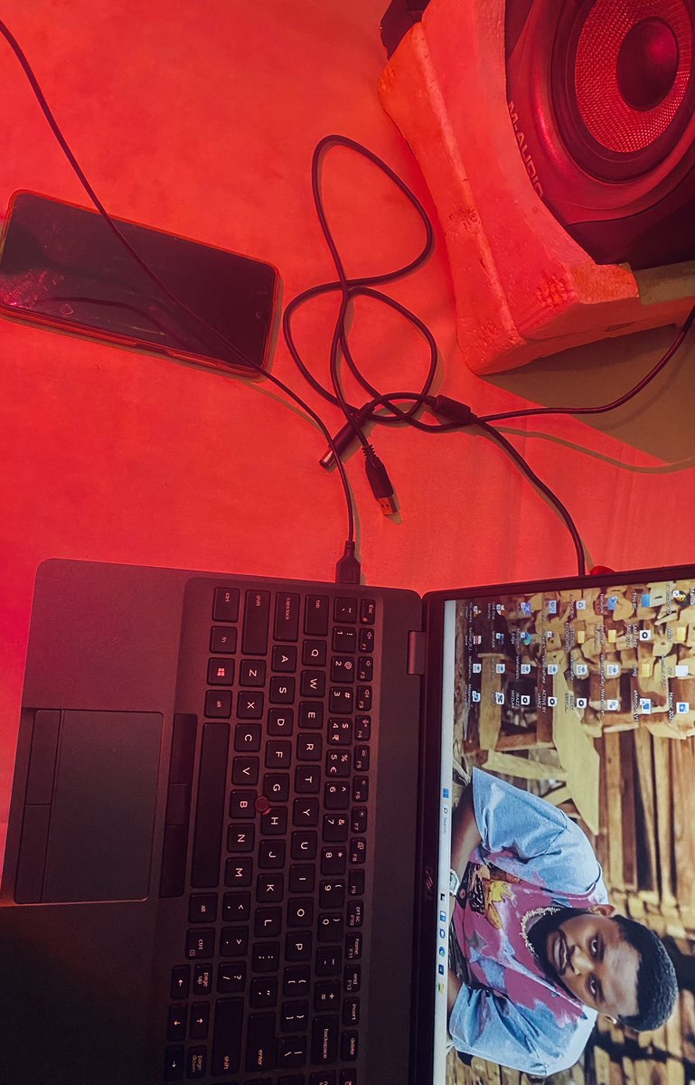 officialsamjhey's tweet photo. Trying to get active on all platforms is crazy not easy., it’s weekend I had @KizzDaniel just dropped his project Lemon Chase. what’s your best song ?
#Vados #flyboymusic #NewMusic https://t.co/Bi3jUAWOST