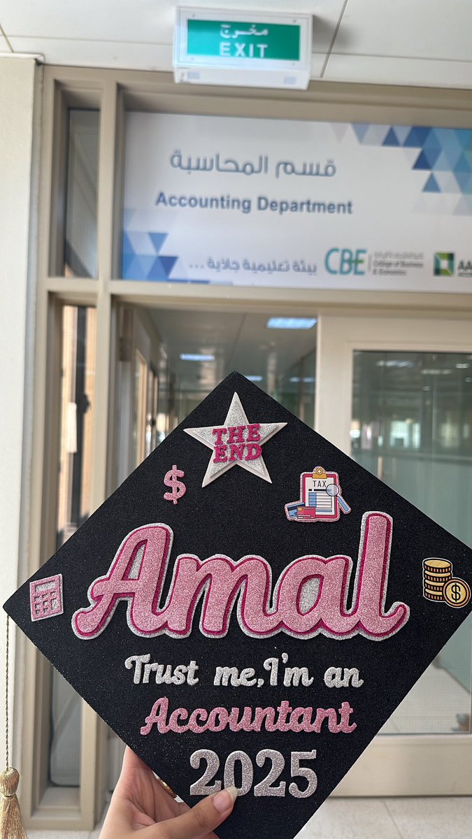 ٢٠٢٥/٥/٢٨🎓

اخر اختبار جامعي في مرحلة البكالوريوس 🎓🤍
قد كان حلمًا لا نظن دنوّه لكن فضل الله عظيم
الحمدلله الذي يسّر البدايات وأكمل النهايات وبلّغنا الغايات🤍.