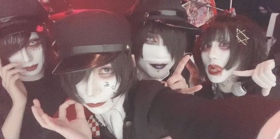 xvoidchanx's tweet photo. { INTRO } 
- Void kun  16 - 19 (minor)
- Jirai danshi | vkei 🎀
- yumejoshi , fujoshi/danshi
- Poc; nerodivergent,nwlnw, enby 
  NOTE : user is problematic &amp;  mentally ill 
#shtwt  #edtwt #goretwt 
#deaddove #profic #proship #proshiptwt #darkshiptwt #vkei #jiraikei #jiraidanshi https://t.co/F6PGiX7eGO