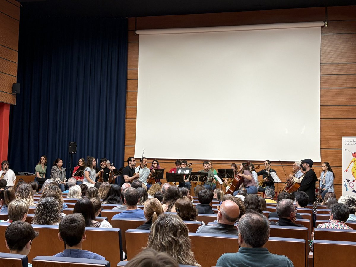HematologiaValdecilla (@hematvaldecilla) on Twitter photo Todo preparado para un super concierto!!
Un 10 a <a href="/Djablonskig/">Daniel Jablonski</a> y a <a href="/amara_cantabria/">Amara Cantabria</a> por organizarlo 🤩 Todo preparado para un super concierto!!
Un 10 a <a href="/Djablonskig/">Daniel Jablonski</a> y a <a href="/amara_cantabria/">Amara Cantabria</a> por organizarlo 🤩