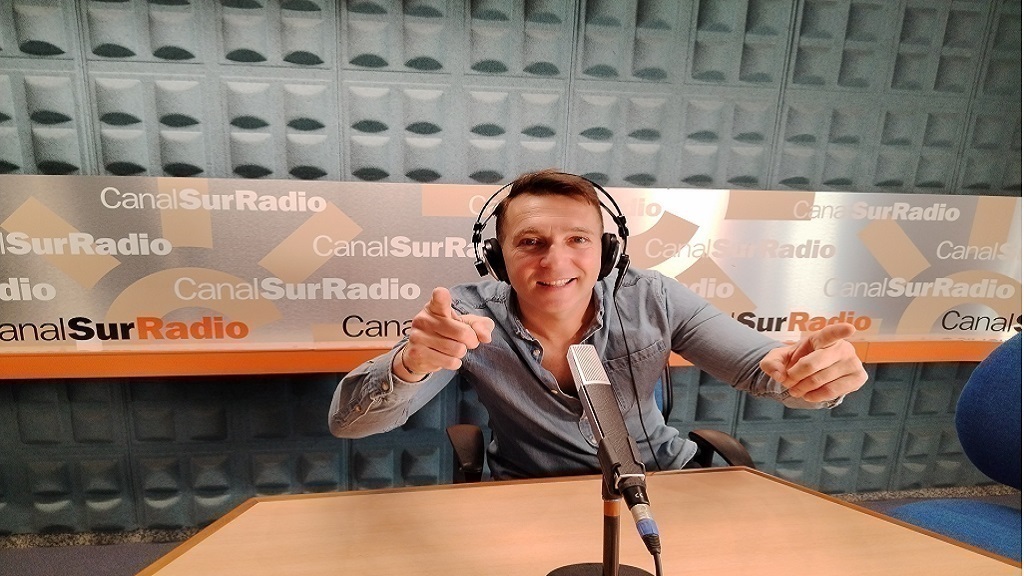 Gente de Andalucía (@genteandalucia) on Twitter photo El Jardín de David Jimenez🤔😆
Nuestro colaborador y alcalde de Sevilla Este <a href="/_davidjimenez_/">David Jiménez.Alcalde Sevilla Este</a> nos trae un sábado más su sección👏
🗣️<a href="/PepeDaRosa1/">Pepe Da-Rosa</a> <a href="/AnaCarvajalMore/">Ana Carvajal Moreno</a> en <a href="/CanalSurRadio/">Canal Sur Radio</a> 📻
Escúchalo aquí 👇
👉 canalsur.es/multimedia.htm… 👈 El Jardín de David Jimenez🤔😆
Nuestro colaborador y alcalde de Sevilla Este <a href="/_davidjimenez_/">David Jiménez.Alcalde Sevilla Este</a> nos trae un sábado más su sección👏
🗣️<a href="/PepeDaRosa1/">Pepe Da-Rosa</a> <a href="/AnaCarvajalMore/">Ana Carvajal Moreno</a> en <a href="/CanalSurRadio/">Canal Sur Radio</a> 📻
Escúchalo aquí 👇
👉 canalsur.es/multimedia.htm… 👈