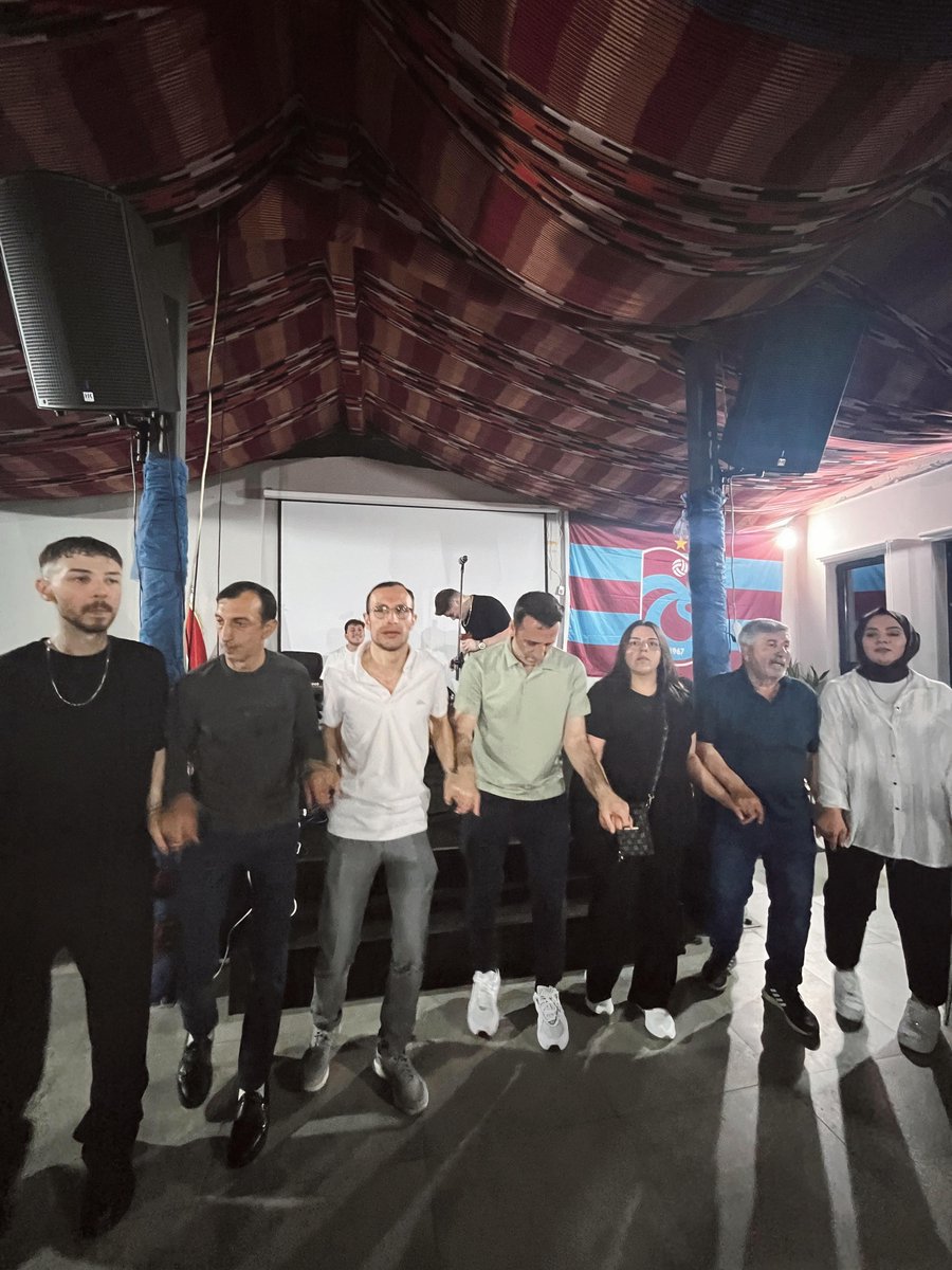 Tdfgenclik's tweet photo. Biraz fikir, biraz tebessüm… Hepsi Efe Karagüzel’le bu gecede buluştu 🎤✨
Hem güldük, hem ilham aldık.
Aynı hayali paylaşmak en büyük mutluluk! 💙❤️ https://t.co/xNQd7pTnSY