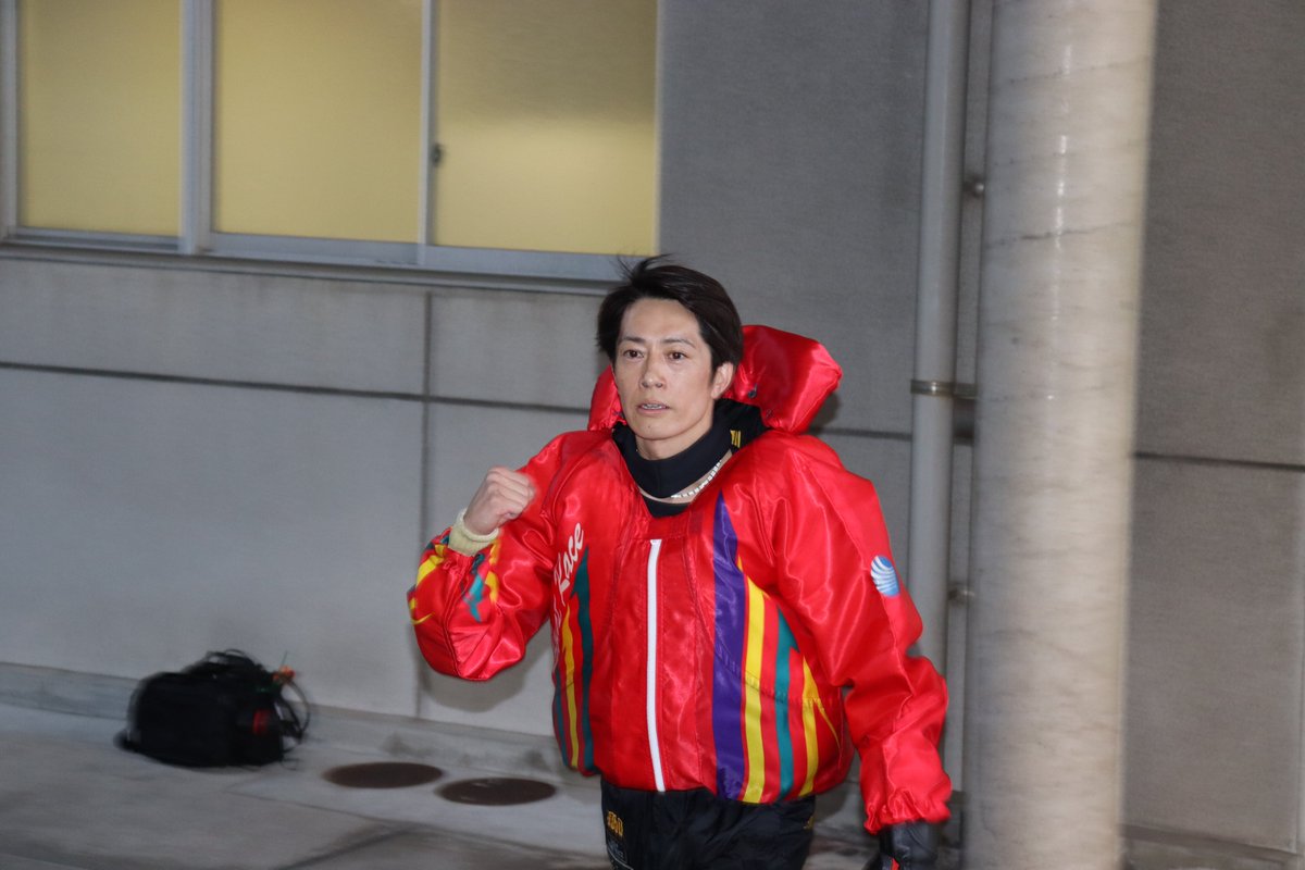 sanspo_boatrace's tweet photo. 【 #ボートレースまるがめ SG #ボートレースオールスター 】

準優９Ｒは１号艇の #峰竜太 選手が１着👏
「うれし～～～～」とアロハポーズ🤙

２着は３号艇の #篠崎元志 選手‼
無言のガッツポーズにすべてが詰まっています💪 https://t.co/JnnQD1LWli