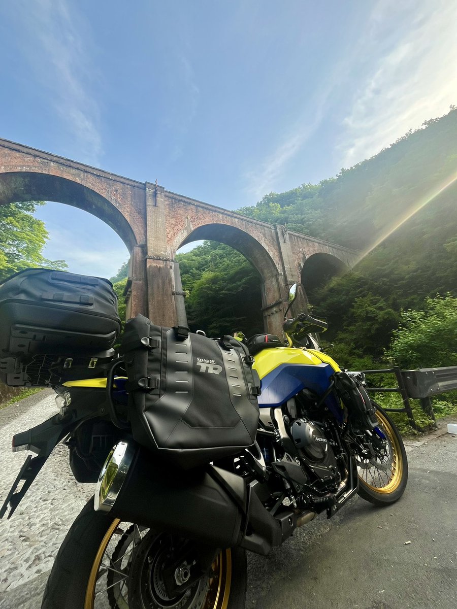 aJNoqiB0aG12380's tweet photo. そろそろ梅雨入りが近づいています〜
バイク乗りたい。
#鈴菌
#vストローム800de
#アドベンチャーバイク https://t.co/5c4Nu8DzrP
