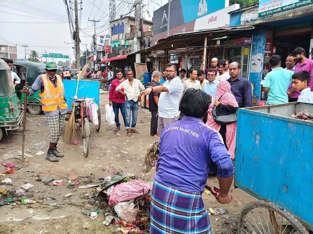 কালিহাতী বাসস্ট্যান্ডে ফুটপাত দখলমুক্তে উপজেলা প্রশাসনের অভিযান