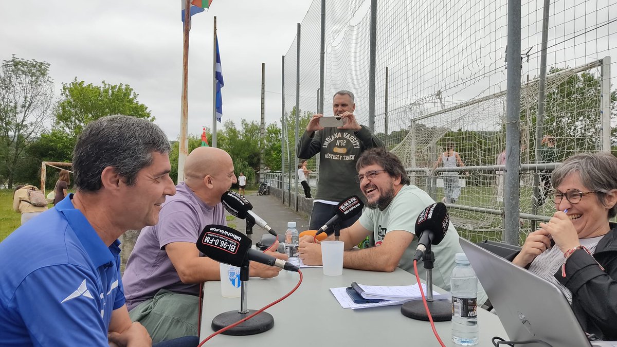 Bilbo Hiria irratia (@bilbohiria) on Twitter photo Orain Kepa Ugalde eta Gorka Zuazo ditugu gurekin orain, <a href="/sdplentzia/">SD Plentzia</a> beterano taldearen hastapenak gogoratzen. Beteranoetan ere beterano dira! #PlentziaKE100urte Orain Kepa Ugalde eta Gorka Zuazo ditugu gurekin orain, <a href="/sdplentzia/">SD Plentzia</a> beterano taldearen hastapenak gogoratzen. Beteranoetan ere beterano dira! #PlentziaKE100urte
