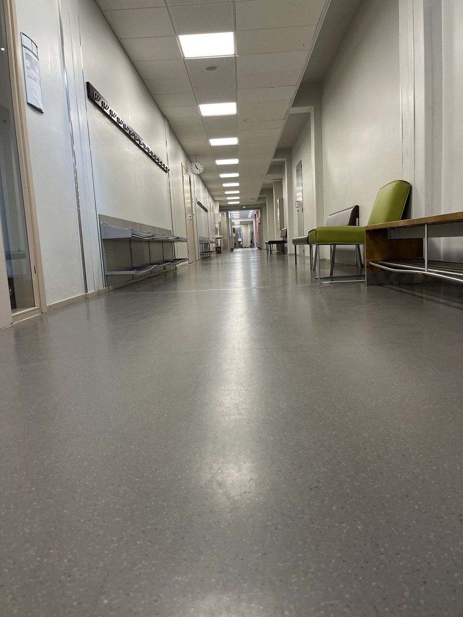 #opehommat 15. lukuvuosi paketissa ja samalla itselleni ainakin vuoden happi virkavapaan muodossa. Keskityn ainakin sen ajan sataprosenttisesti futistöihin Sanomalla ja katsellaan ensi kesänä, missä ollaan. Kiitos <a href="/SPSundelin/">Saku-Pekka Sundelin</a> &amp; bändi tämän mahdollistamisesta! #Veikkausliiga