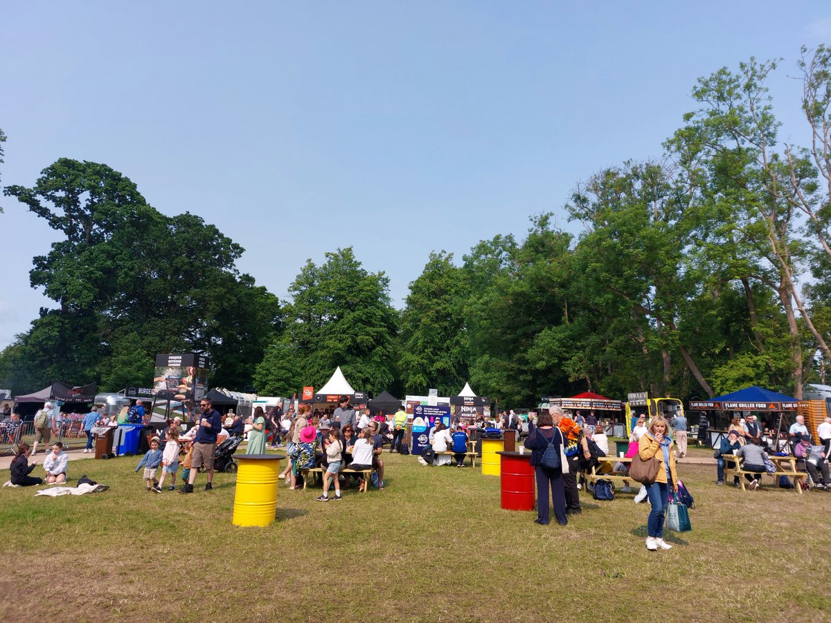 VisitCauseway's tweet image. Another sunny day chatting with visitors to our stand at Bord Bia Bloom🌸 Pheonix Park Dublin ☀️ It's the busiest day so far and the Causeway Coastal Route is in high demand 💫