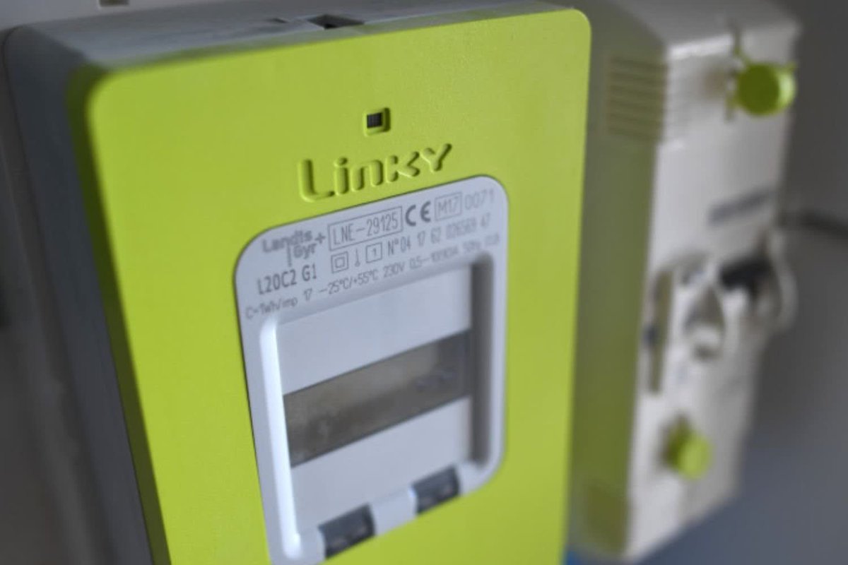 JournalDuGeek's tweet photo. Le compteur Linky a eu un effet inattendu que personne n’avait imaginé, et c’est la Cour des Comptes qui le révèle https://t.co/D9HbN37AVW https://t.co/FJXbs8DJHG